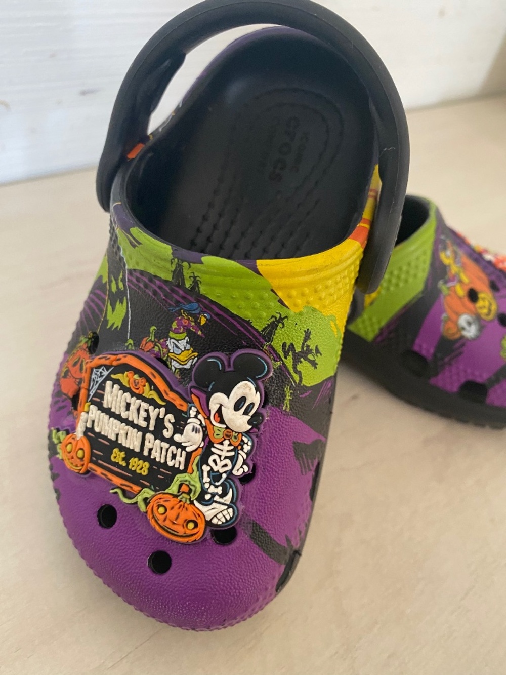 Mickey Mouse and Friends Halloween Clogs By Crocs Kids Size C6
